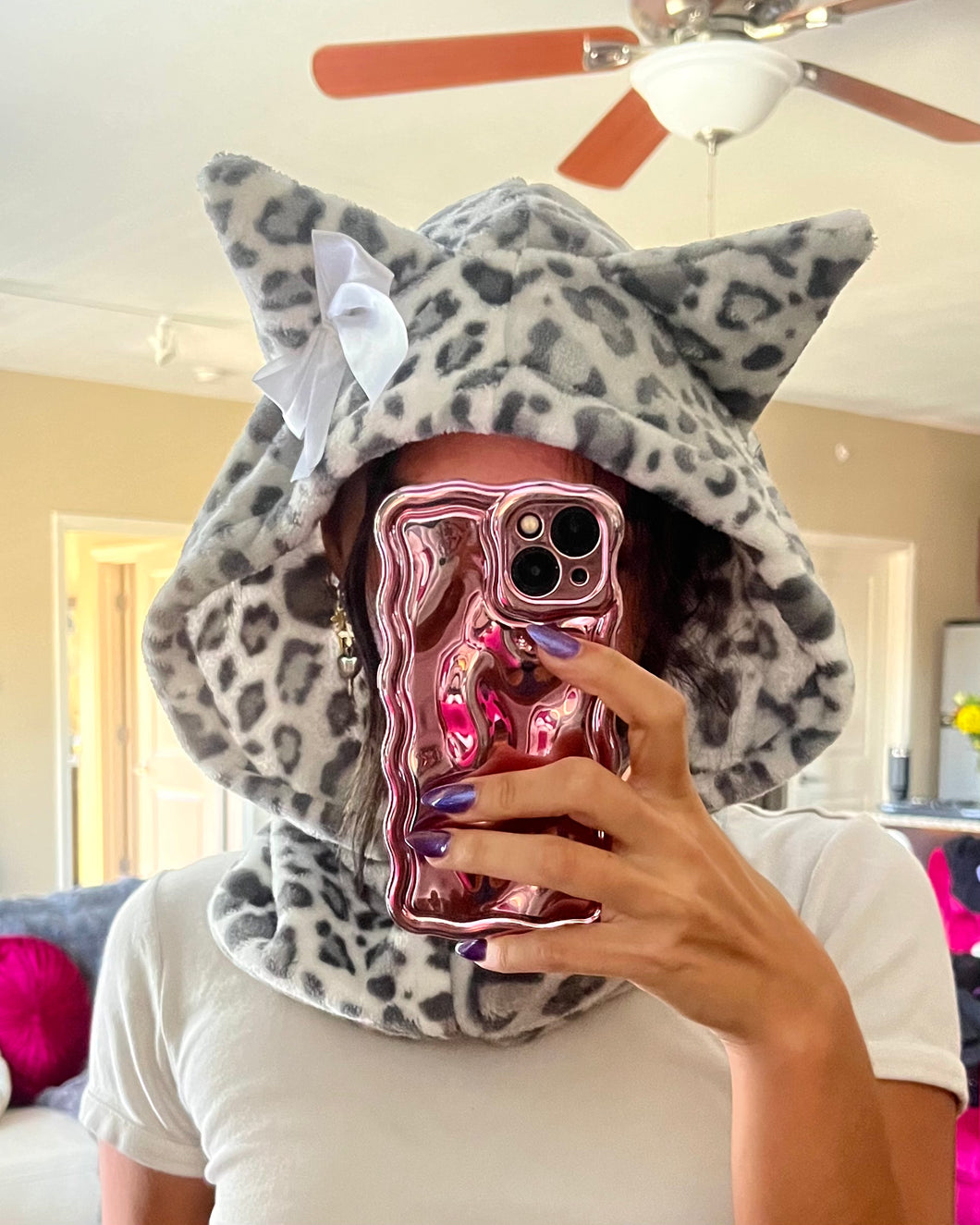 SNOW LEOPARD HOOD